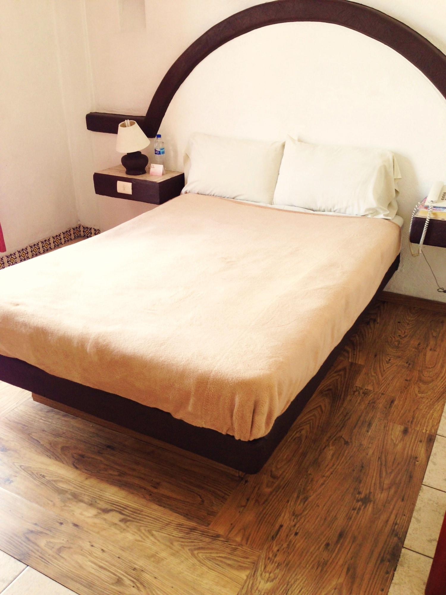 Hotel Plaza Morelia Bagian luar foto