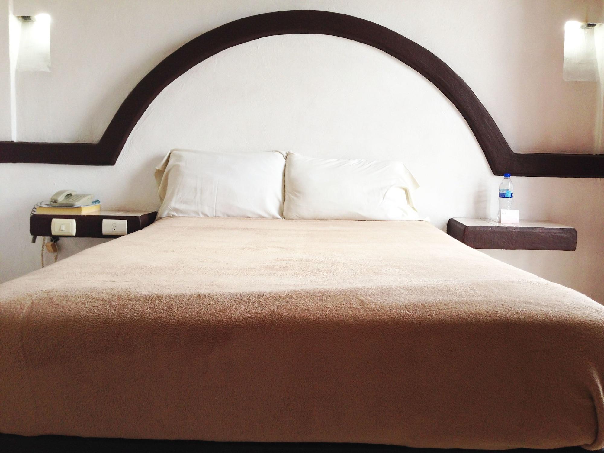 Hotel Plaza Morelia Bagian luar foto