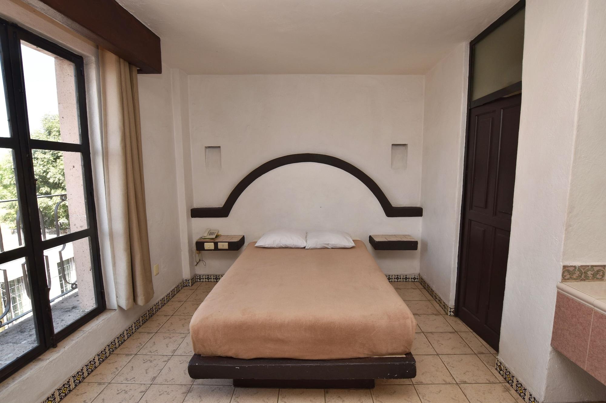 Hotel Plaza Morelia Bagian luar foto