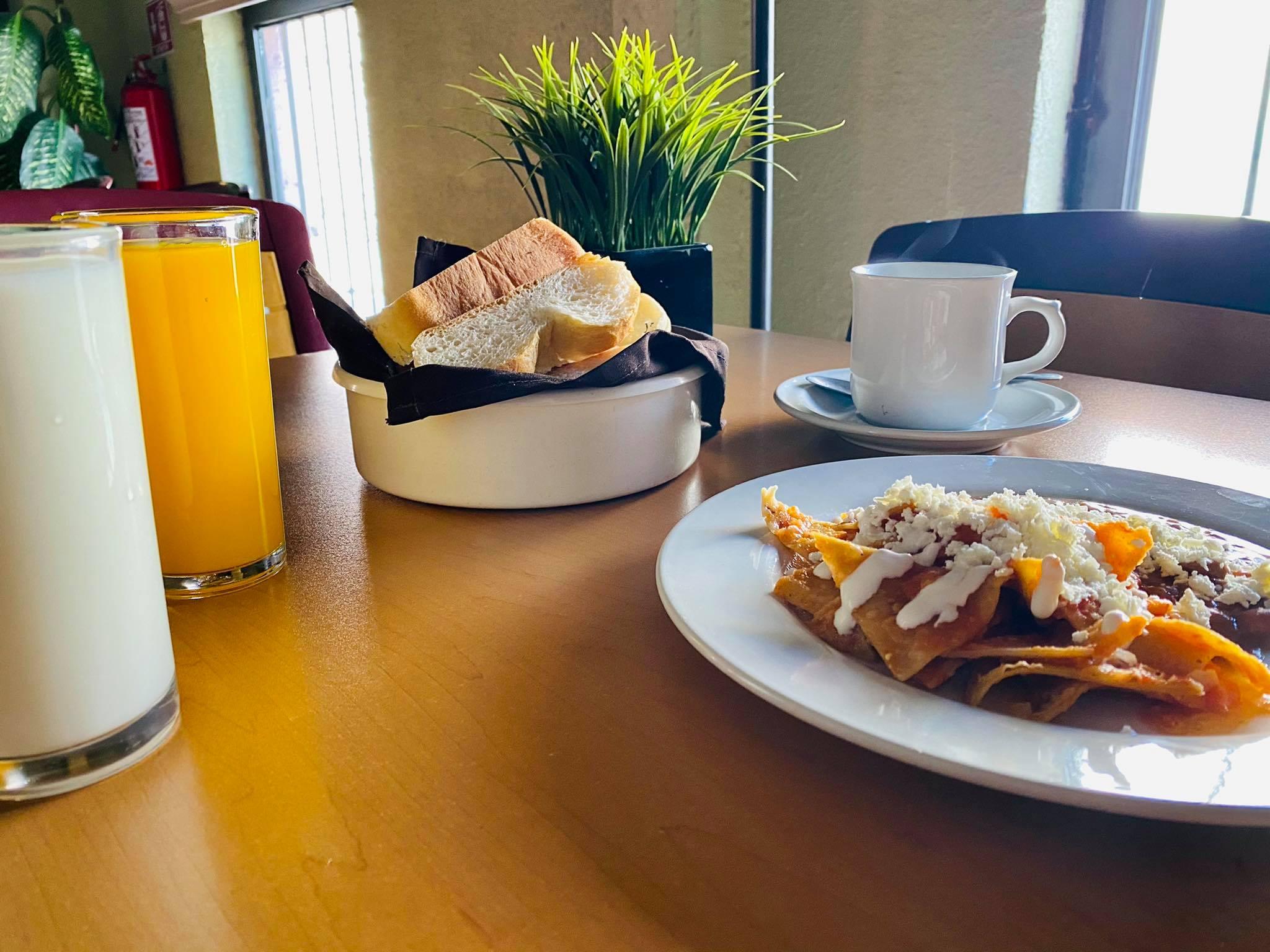 Hotel Plaza Morelia Bagian luar foto